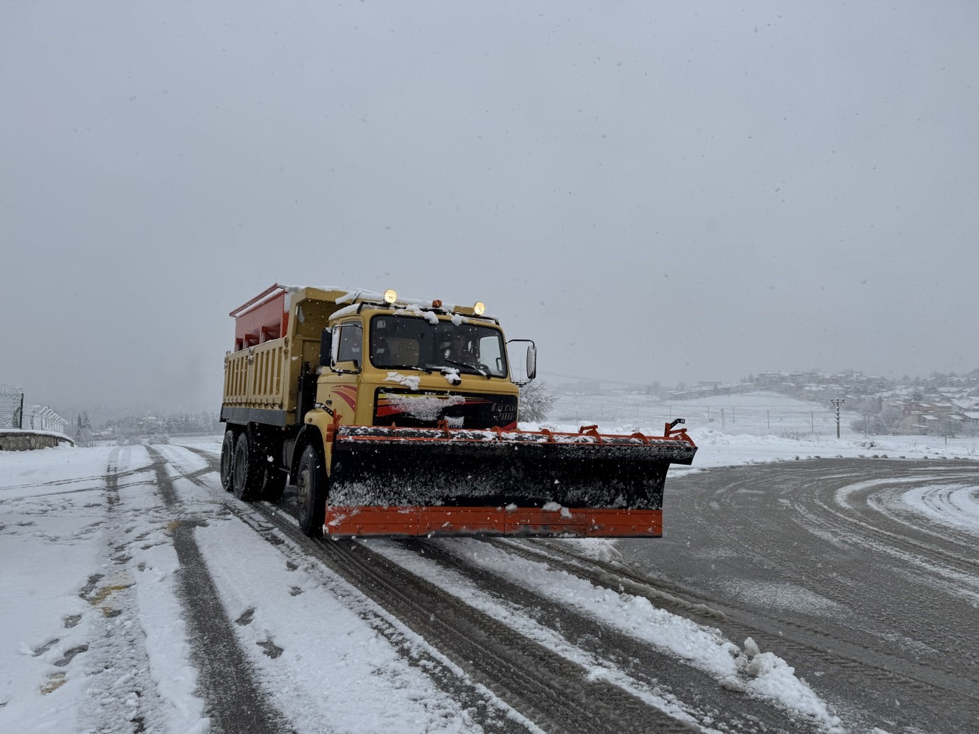 &Ccedil;orum Belediyesi karla m&uuml;cadeleye hazır
