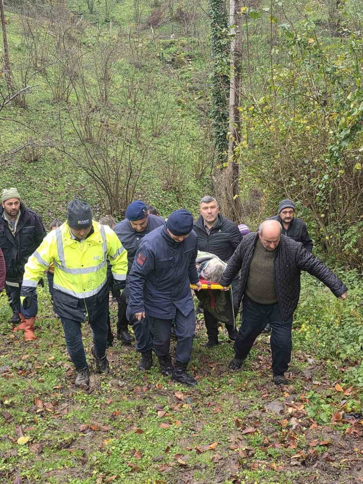 Alzheimer hastası kayıp kadın ormanlık alanda yaralı halde bulundu