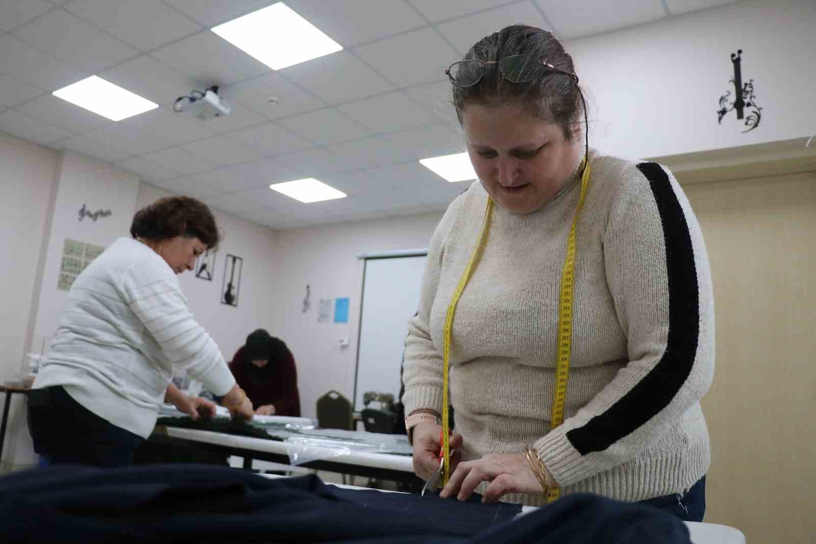 Bolu’da özel çocuklar eğitim alırken, anneleri el emeği ürünler üretiyor