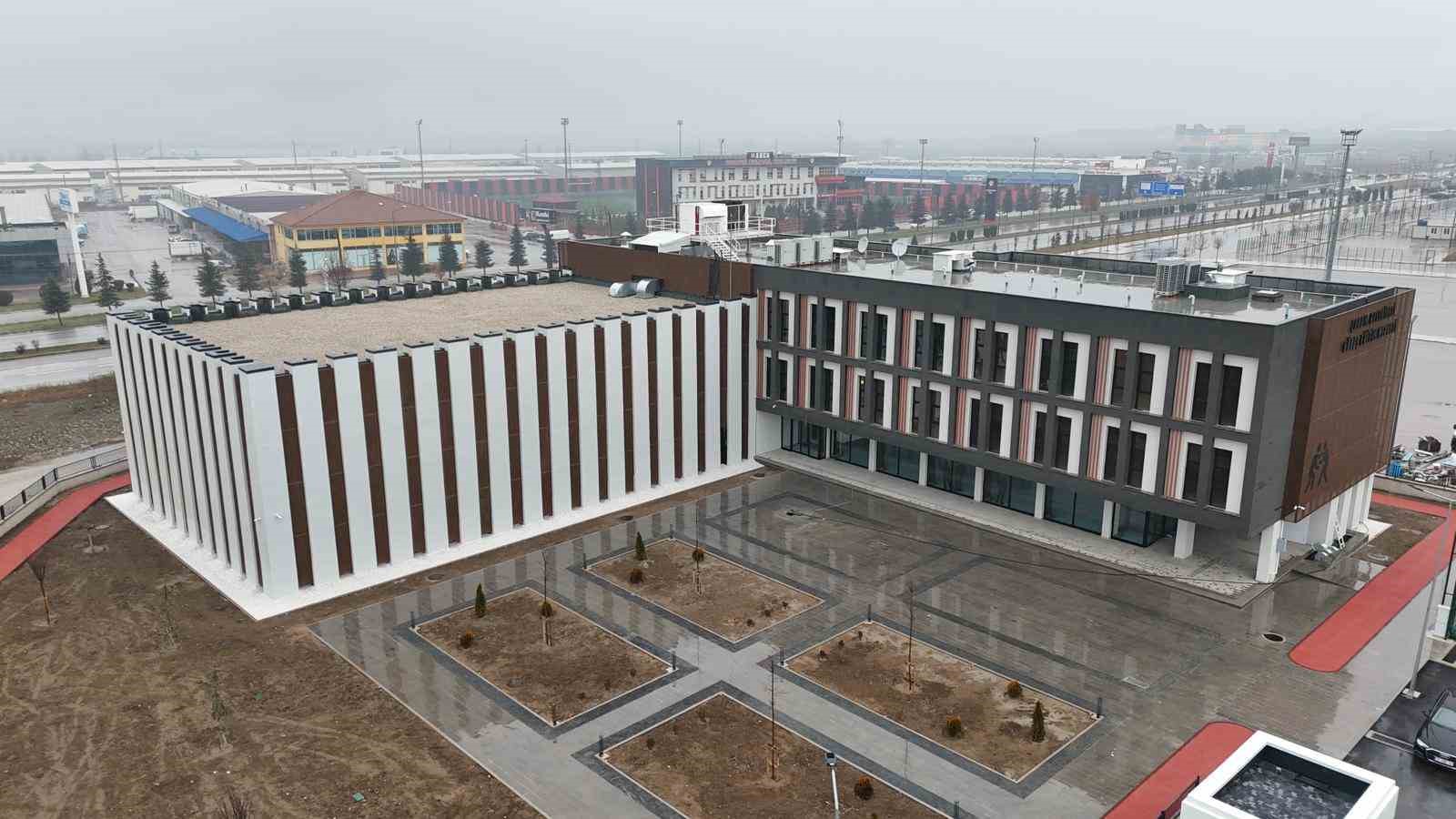 &Ccedil;orum Belediyesi G&uuml;reş Eğitim Merkezi a&ccedil;ılış i&ccedil;in g&uuml;n sayıyor
