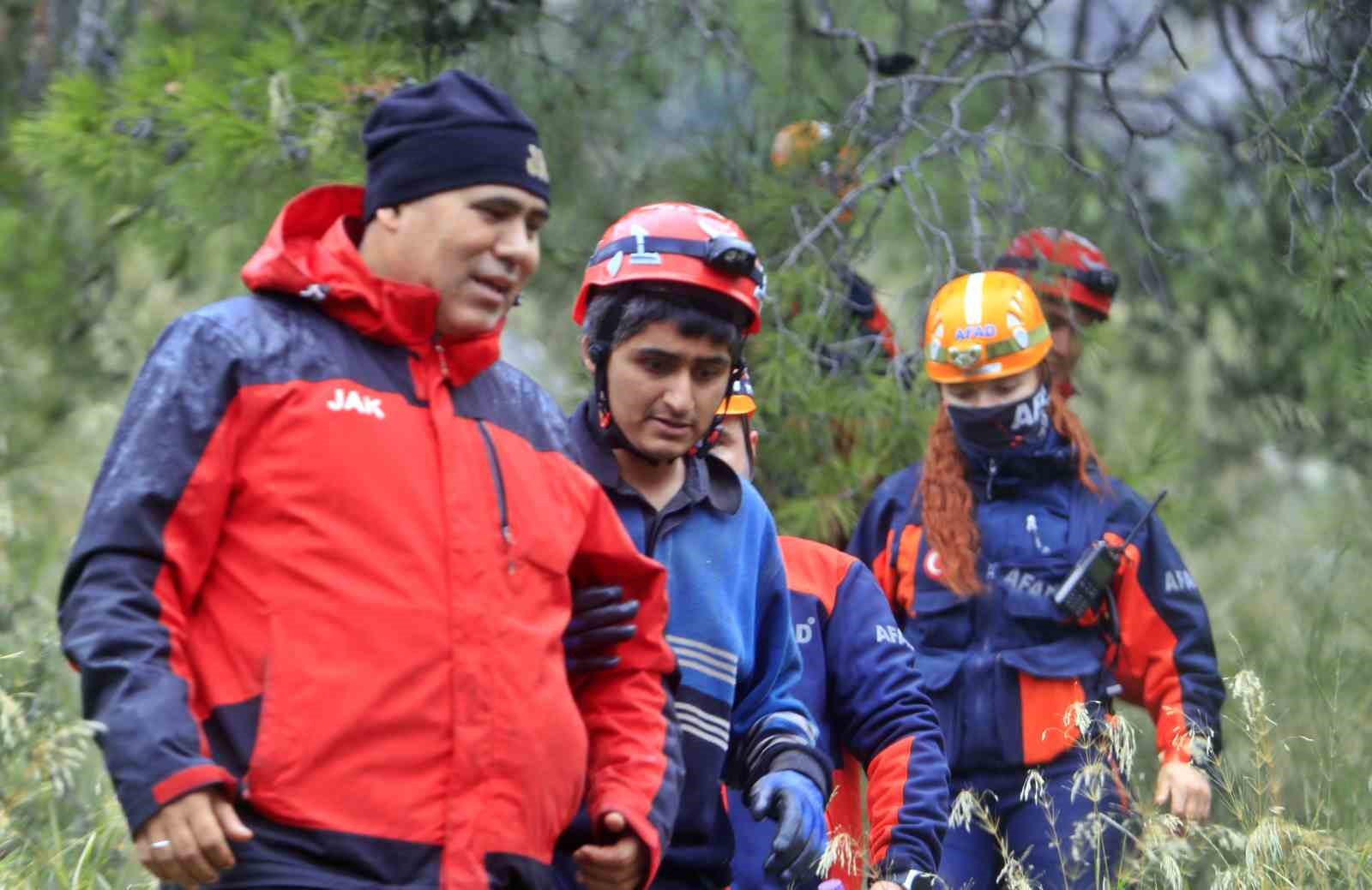 Dağın zirvesinde mahsur kalıp çığlığını 4 gün sonra duyurabilen genç: "Devletimden Allah razı olsun, gelmeseler ölecektim"