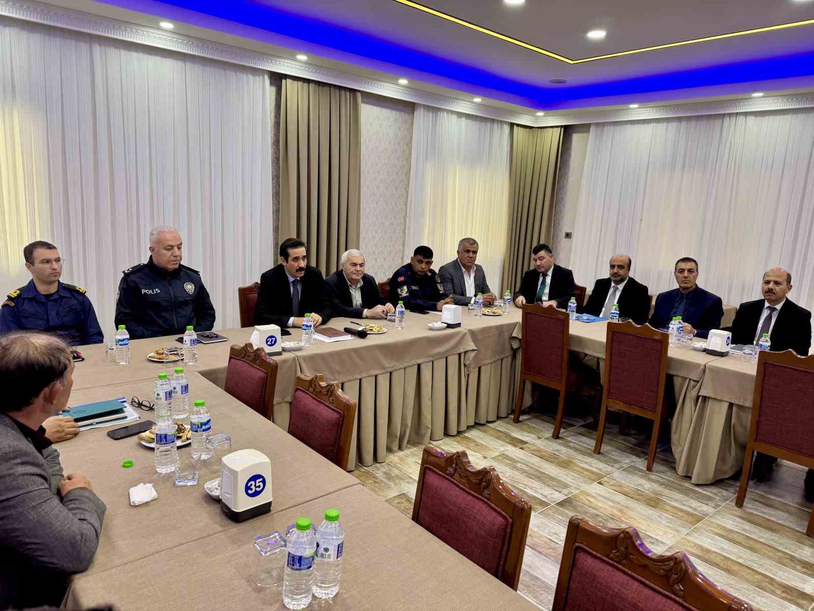 Bozyazı’da muhtarlarla istişare toplantısı