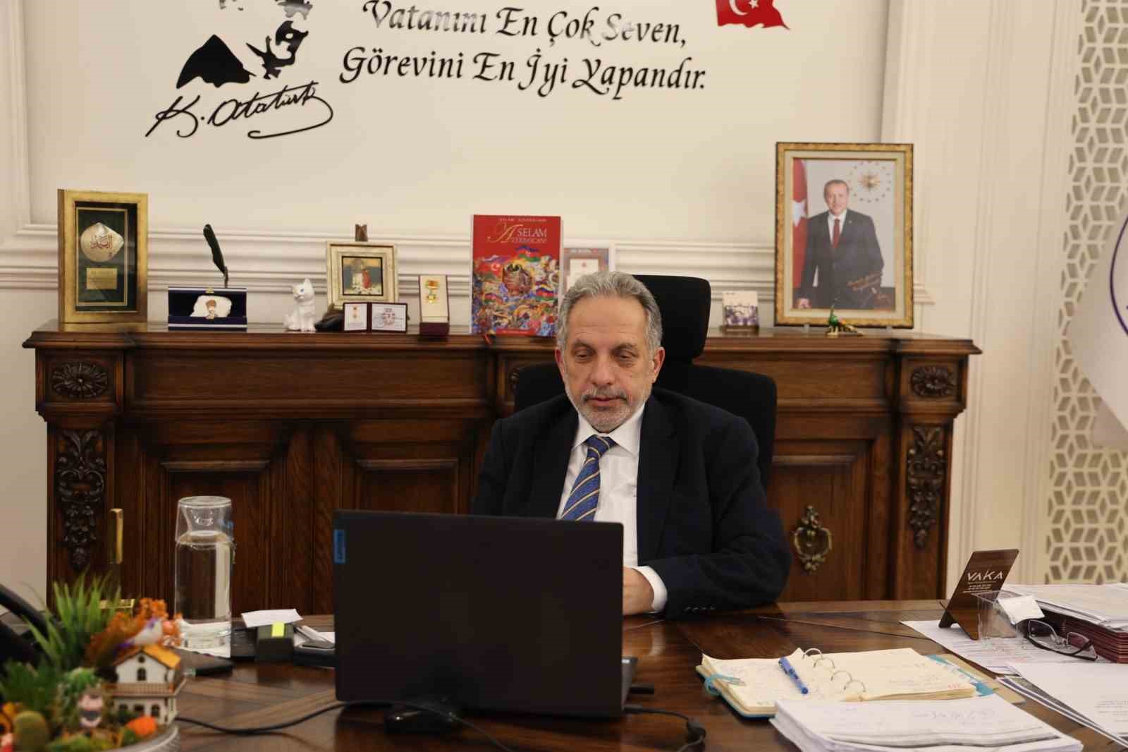 Başkan Yalçın, dünyadaki 5 kişiden biri