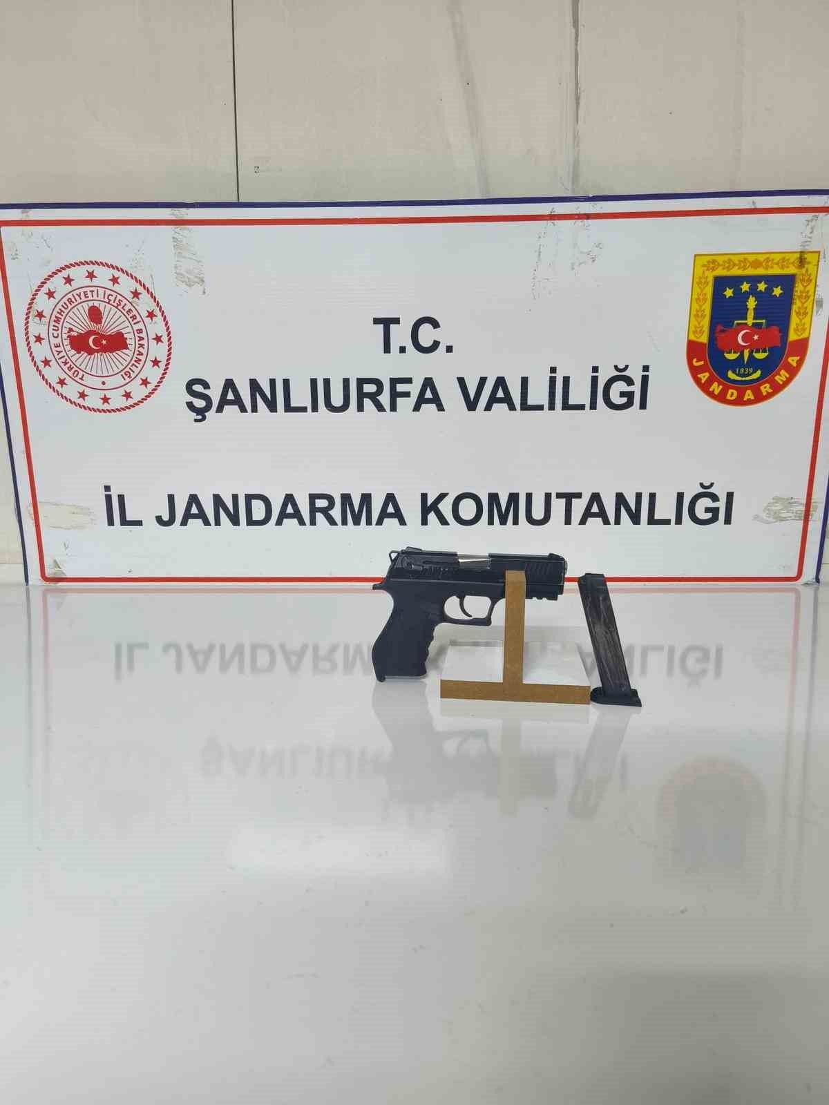 Şanlıurfa&rsquo;da ruhsatsız silah denetimleri: 4 g&ouml;zaltı
