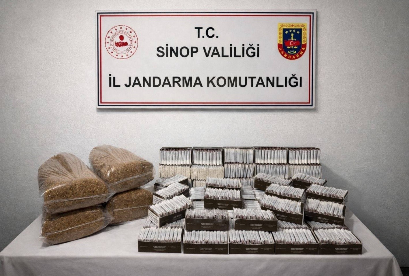 Sinop’ta kaçak tütün operasyonu: 20 kilo tütün, 10 bin adet makaron ele geçirildi