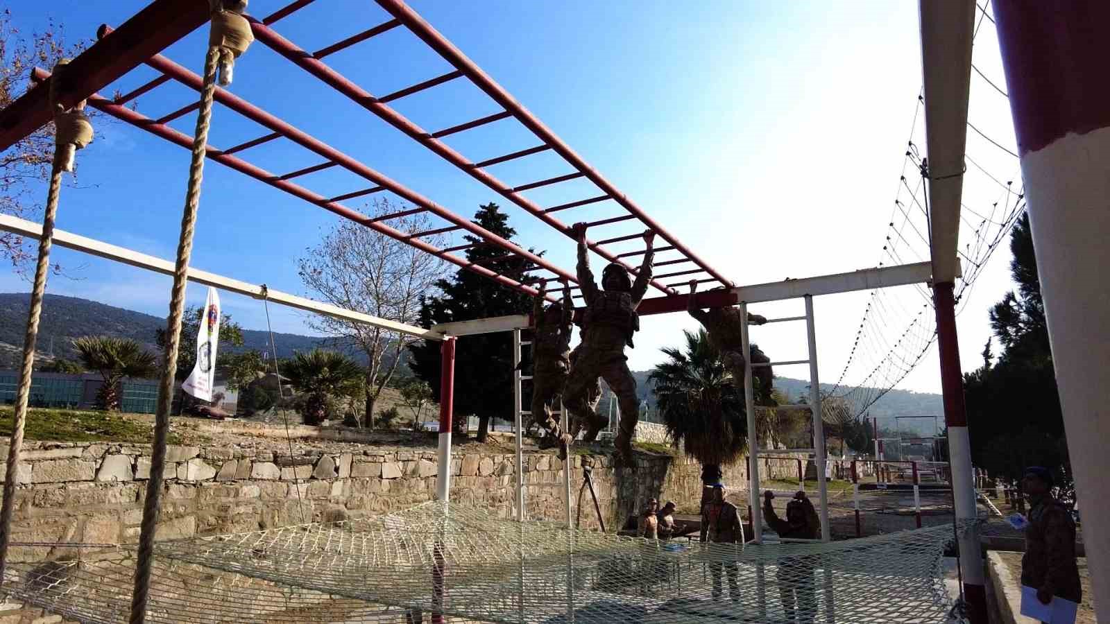 J&Ouml;H ve J&Ouml;AK birliklerinden hedeflere tam isabet
