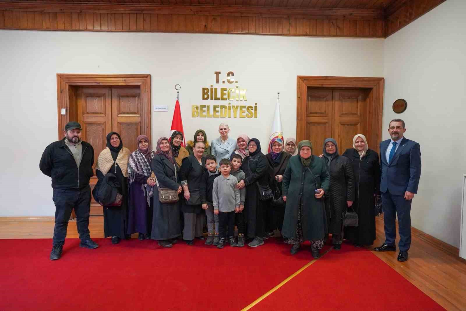 &Uuml;retici kadınlar Bilecik Belediyesi&rsquo;nde ağırlandı
