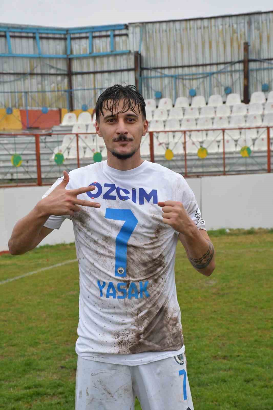 Erciyes 38 FK  15 maçta 17 gol attı
