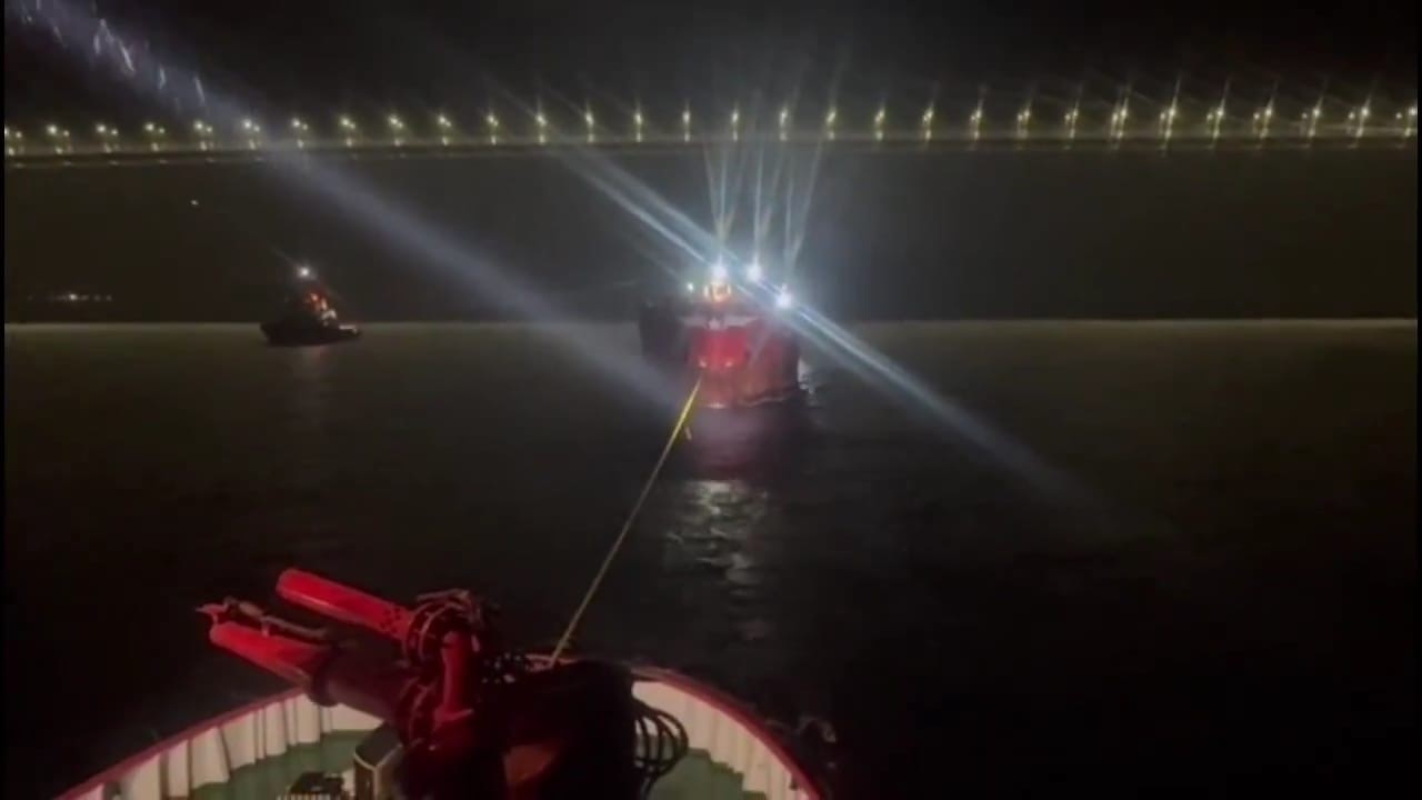 Çanakkale Boğazı’ndan geçen genel kargo gemisi makine arızası yaptı