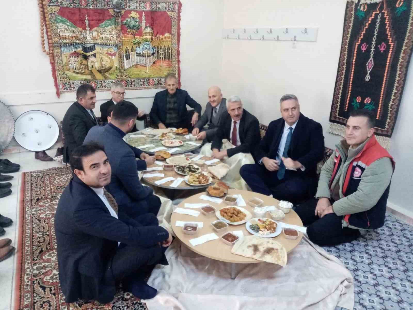 Aydıntepe&rsquo;de &ouml;ğrenciler Bayburt&rsquo;un y&ouml;resel lezzetlerini tanıttı
