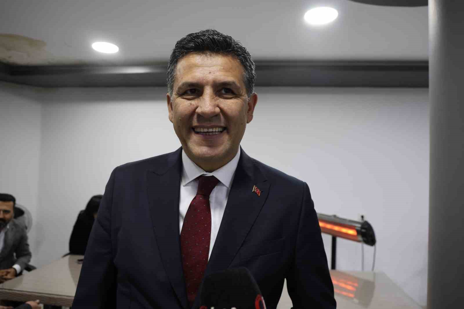 Halk korosu ilk konserini verdi
