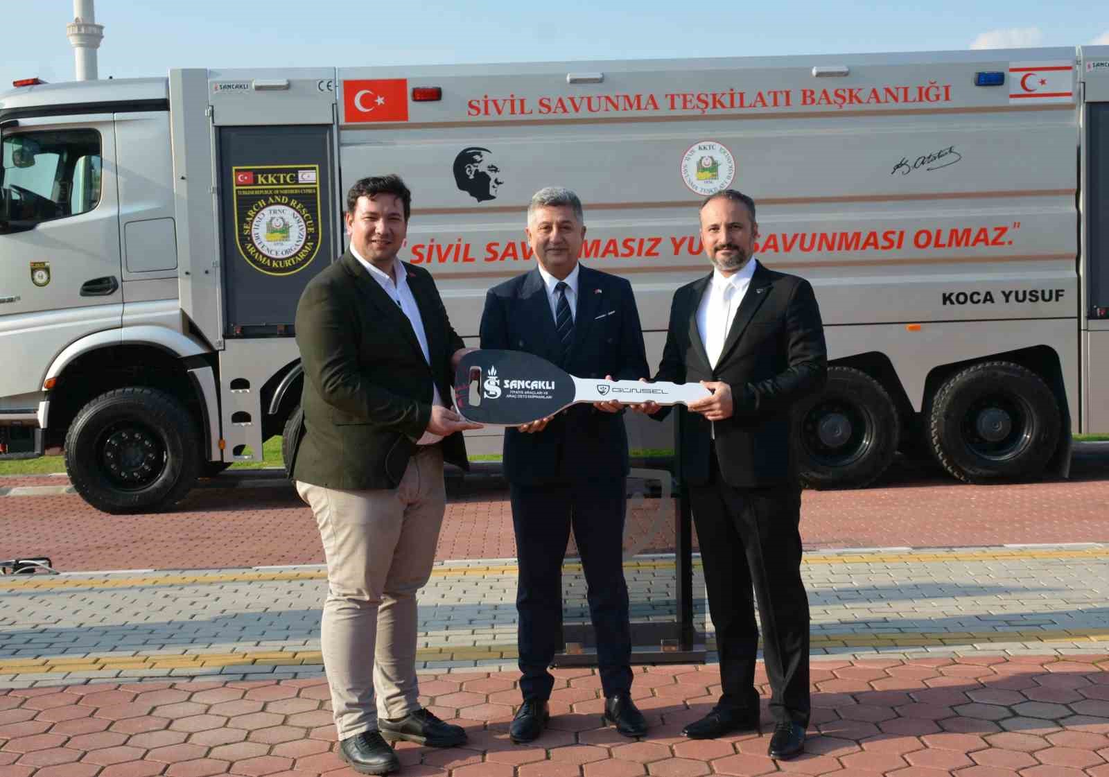 Orman yangınlarıyla m&uuml;cadelede yerli g&uuml;&ccedil;: Yeni nesil itfaiye araz&ouml;z&uuml; "Koca Yusuf" teslim edildi
