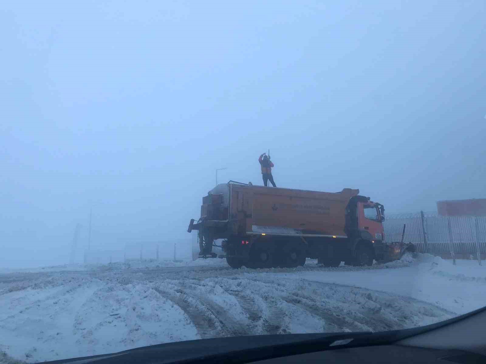 Ardahan&rsquo;da kar yağışı ulaşımı aksattı
