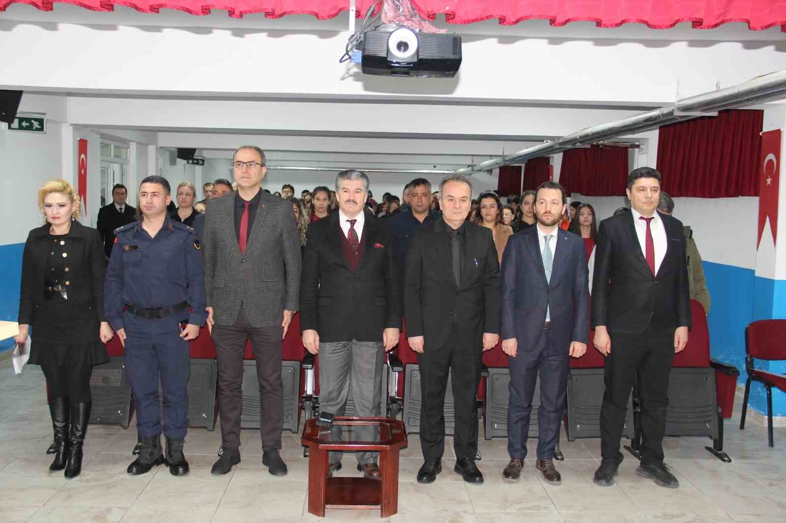 Murat Atılgan Ortaokulu&rsquo;nda &rsquo;D&uuml;nya T&uuml;rk Dili Ailesi G&uuml;n&uuml;&rsquo; programı yapıldı
