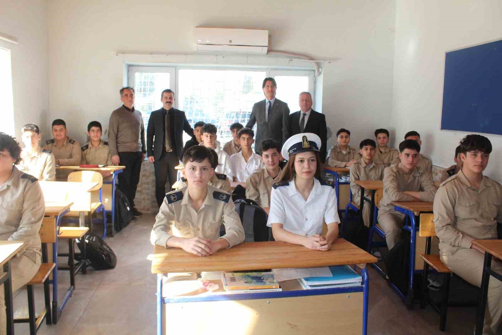 K&ouml;yceğiz Kaymakamı Kumcu, gemi sim&uuml;lasyon laboratuvarını inceledi
