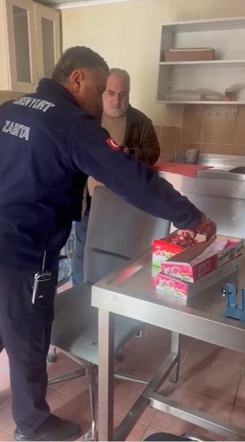 Esenyurt’ta okul kantinlerine sıkı denetim: Kurallara uymayan kantin mühürlendi