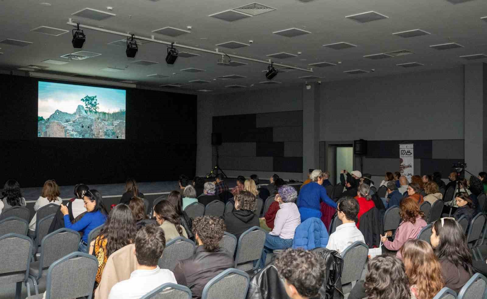 U&ccedil;an S&uuml;p&uuml;rge Uluslararası Kadın Filmleri Festivali 2. kez Mersin&rsquo;de d&uuml;zenlendi
