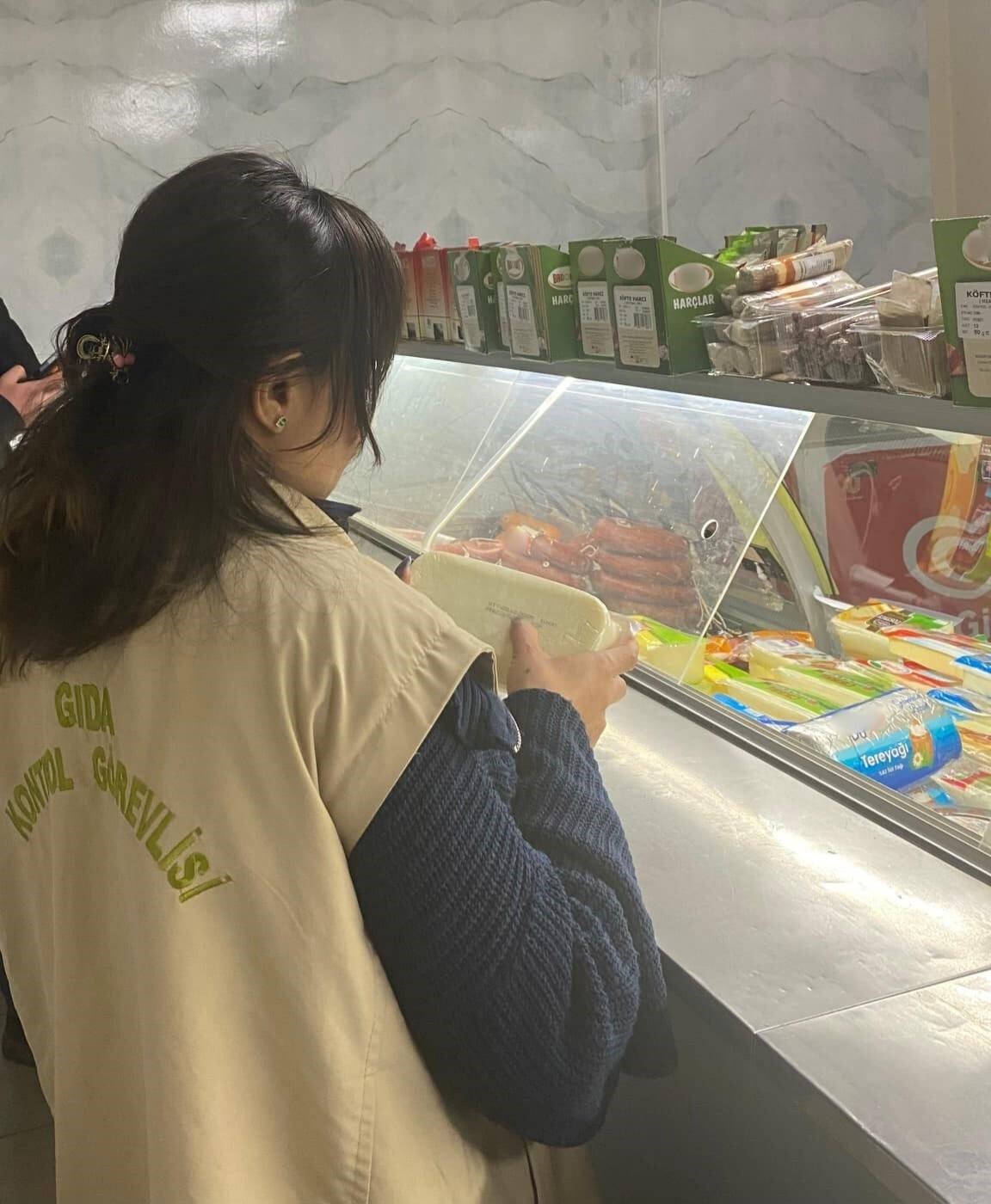 Yılbaşı &ouml;ncesi gıda satan işletmelere y&ouml;nelik denetim
