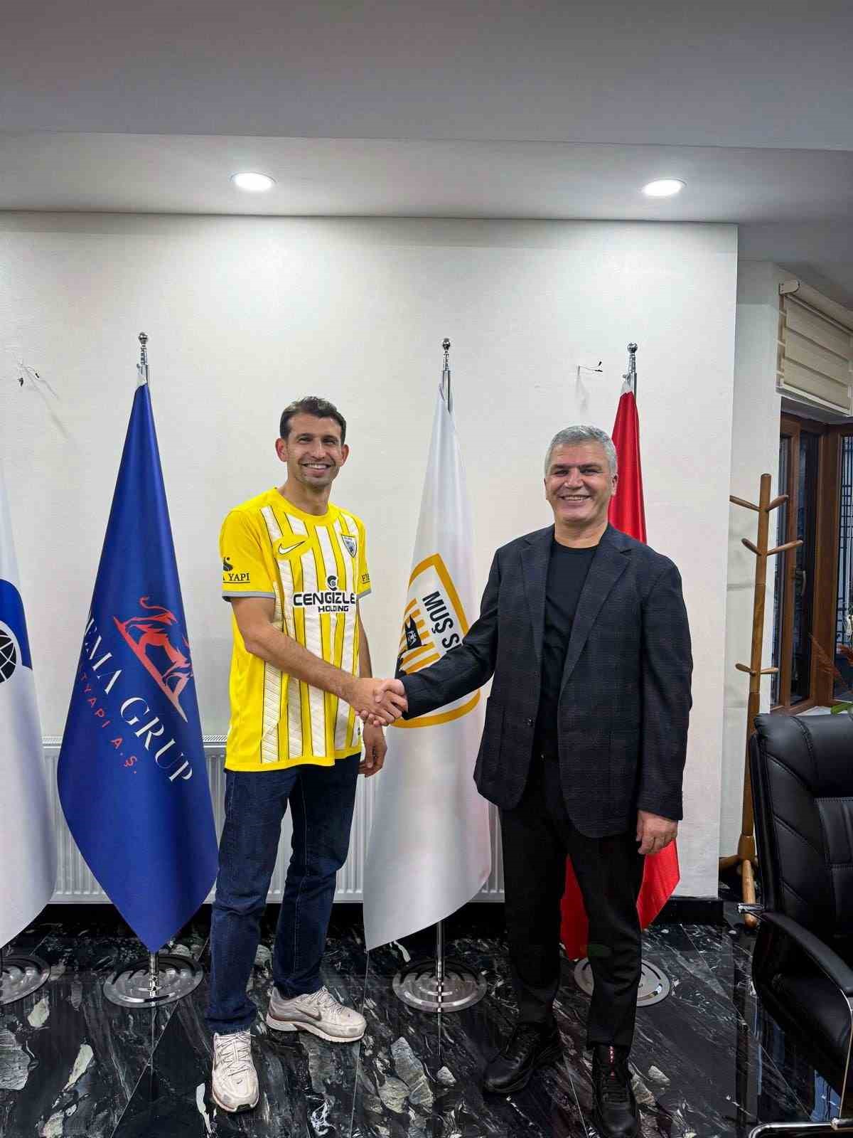 Menemen FK&rsquo;da ilk ayrılık ger&ccedil;ekleşti
