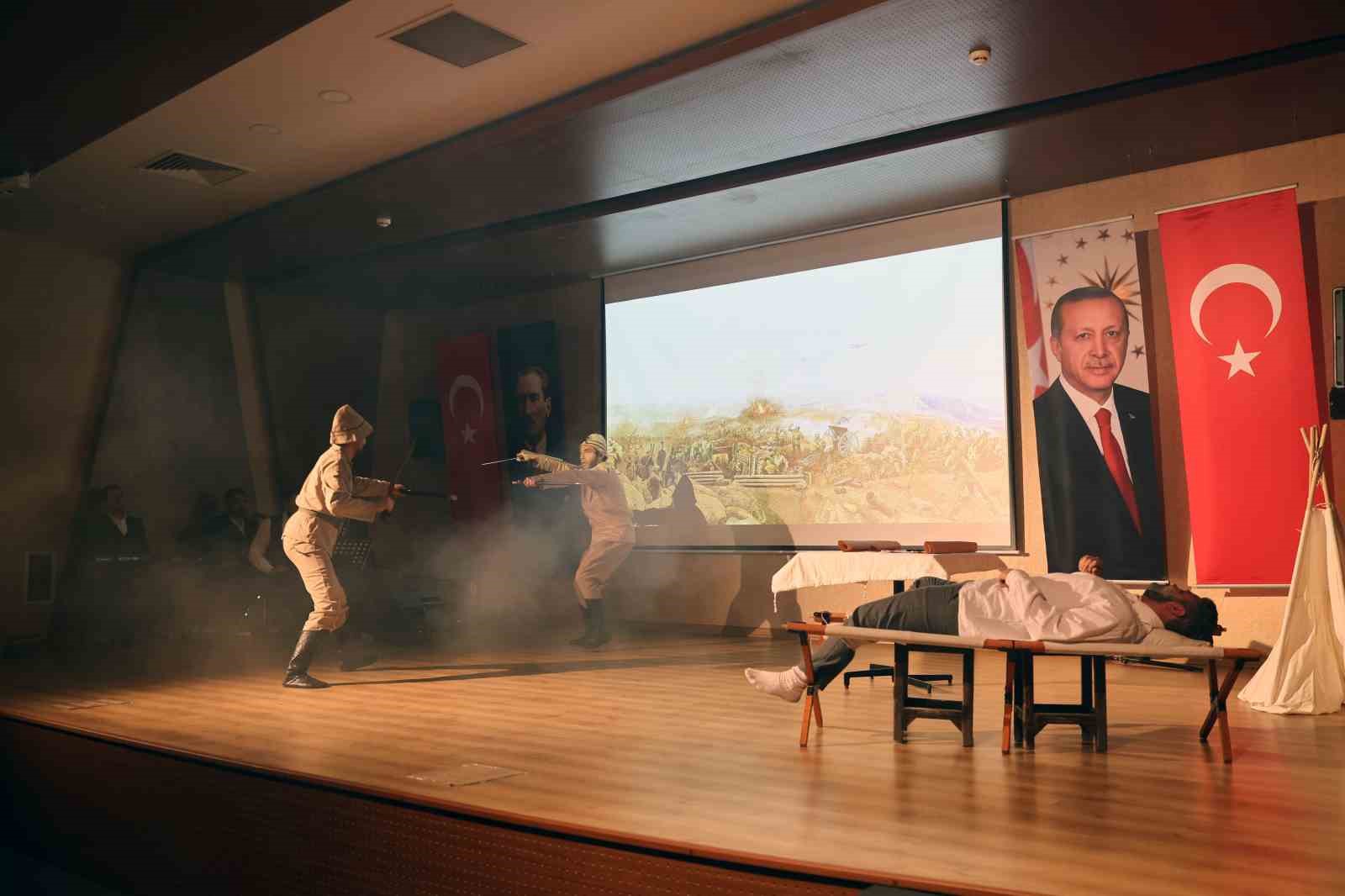 Mehmet Akif Talas’ta tiyatro ile anıldı