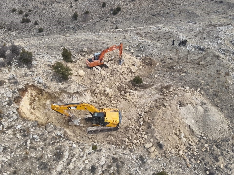 Karaman’da kepçeyle tarihi eser arayanlara operasyon: 14 gözaltı