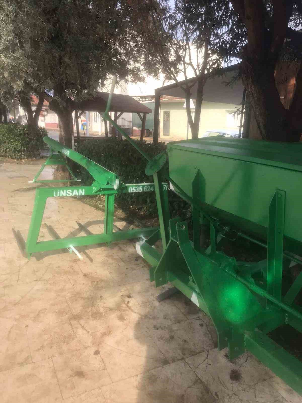 Sarıg&ouml;l Ziraat Odası&rsquo;ndan &ccedil;ift&ccedil;ilere ekipman desteği
