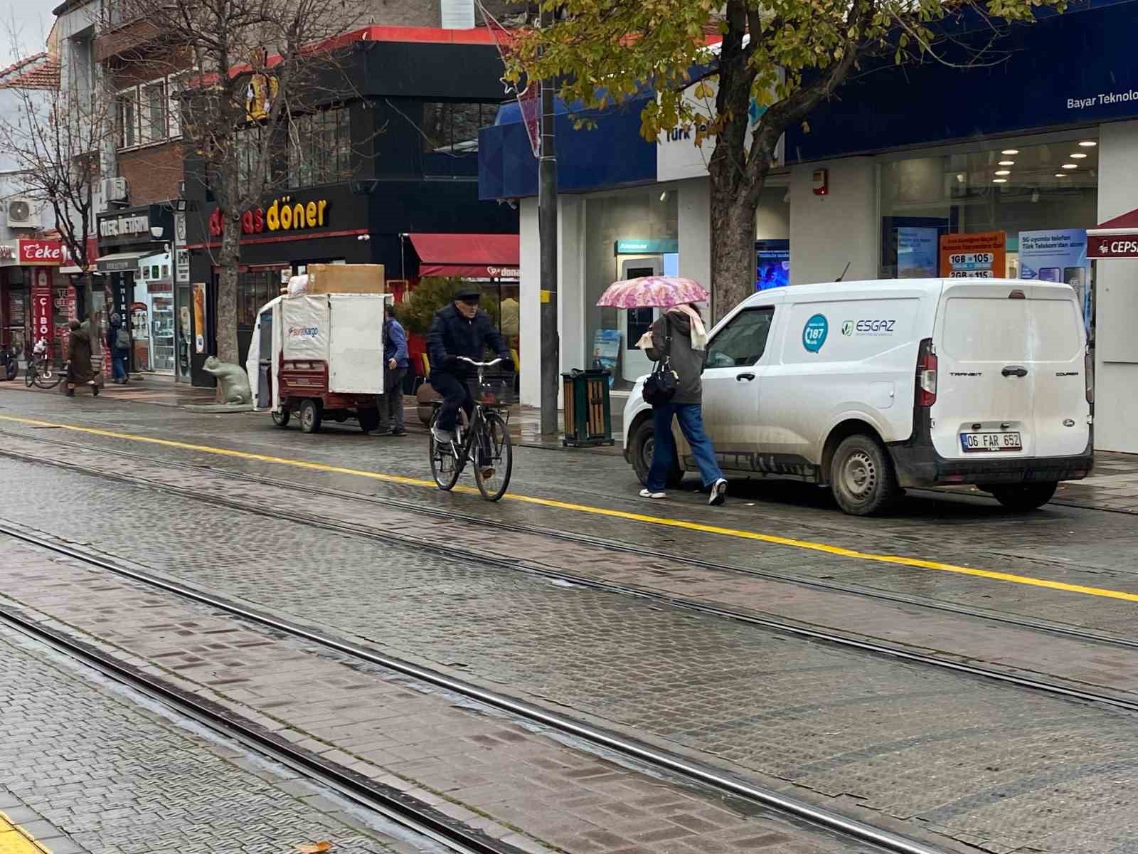 Eskişehir’de yağmur etkisini gösterdi