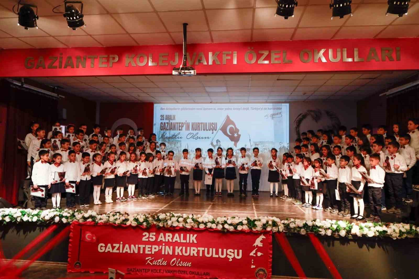 Gaziantep Kolej Vakfı&rsquo;nda 25 Aralık Coşkusu
