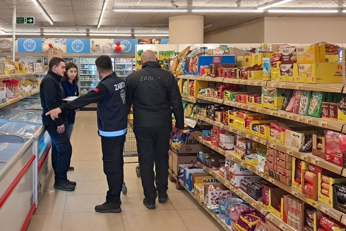 Köşk’te zincir marketlere etiket ve son kullanma tarihi denetimi