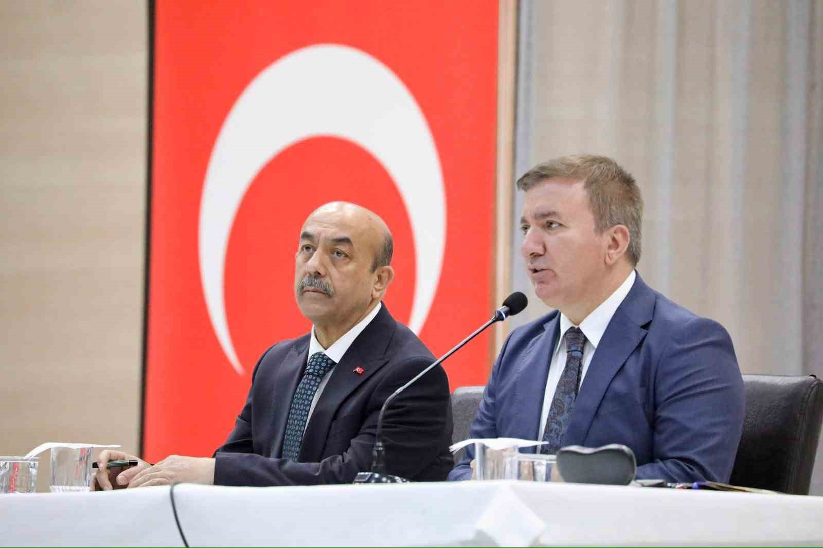 Vali Aydoğdu: "Bilgi her yerden &ouml;ğrenilir, irfan rehberlikle kazanılır"
