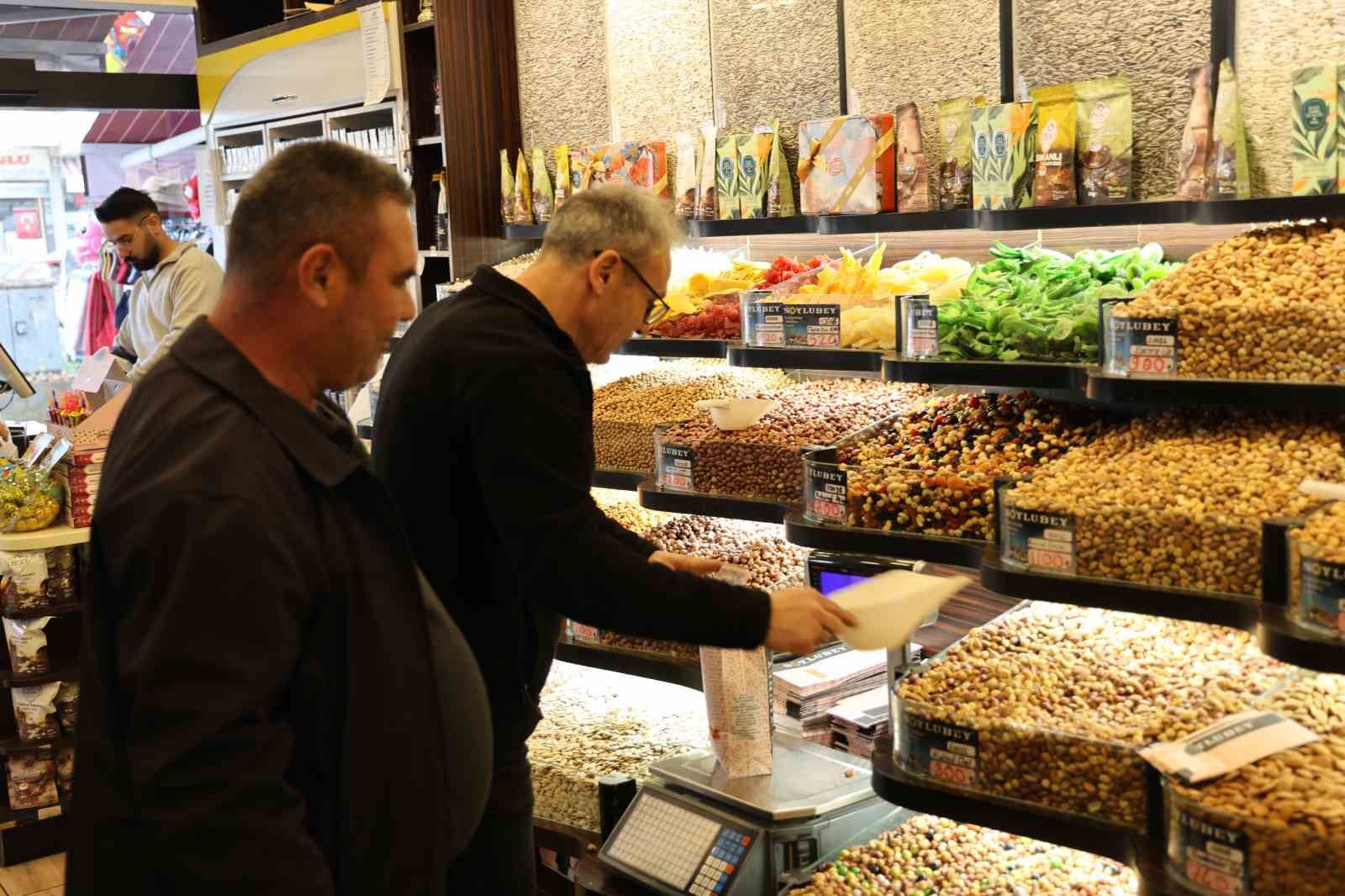 Kırşehir&rsquo;de kuruyemiş&ccedil;iler, yılbaşında zam yapmayacak
