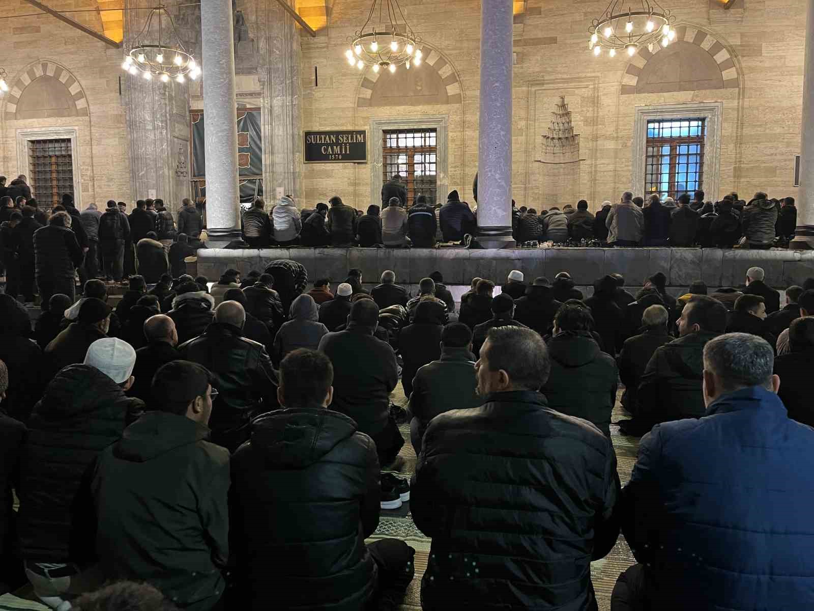 Konya’da Regaib Kandili’nde eller semaya açıldı