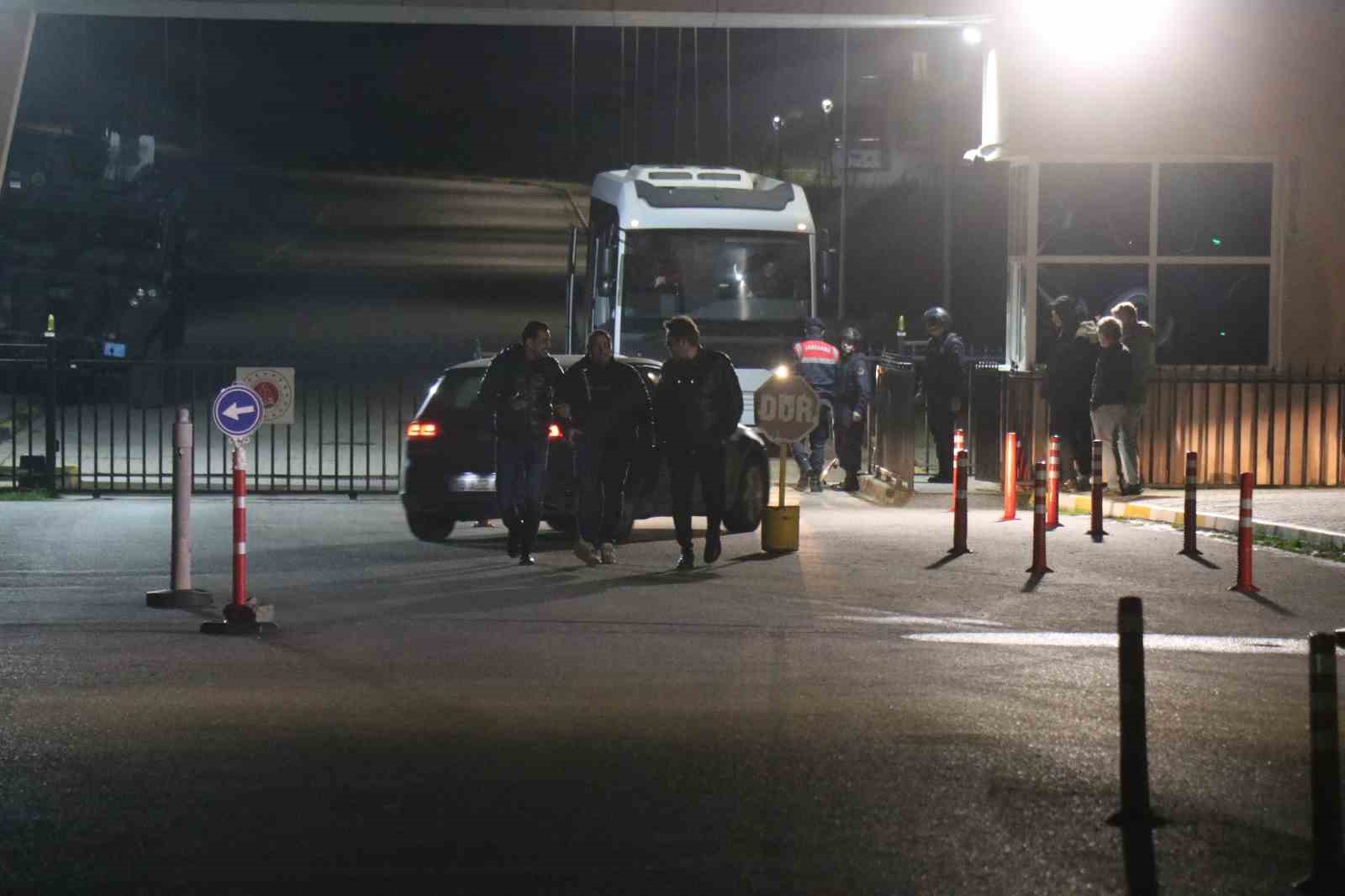 Sakarya&rsquo;da cezaevlerinden tahliyeler başladı
