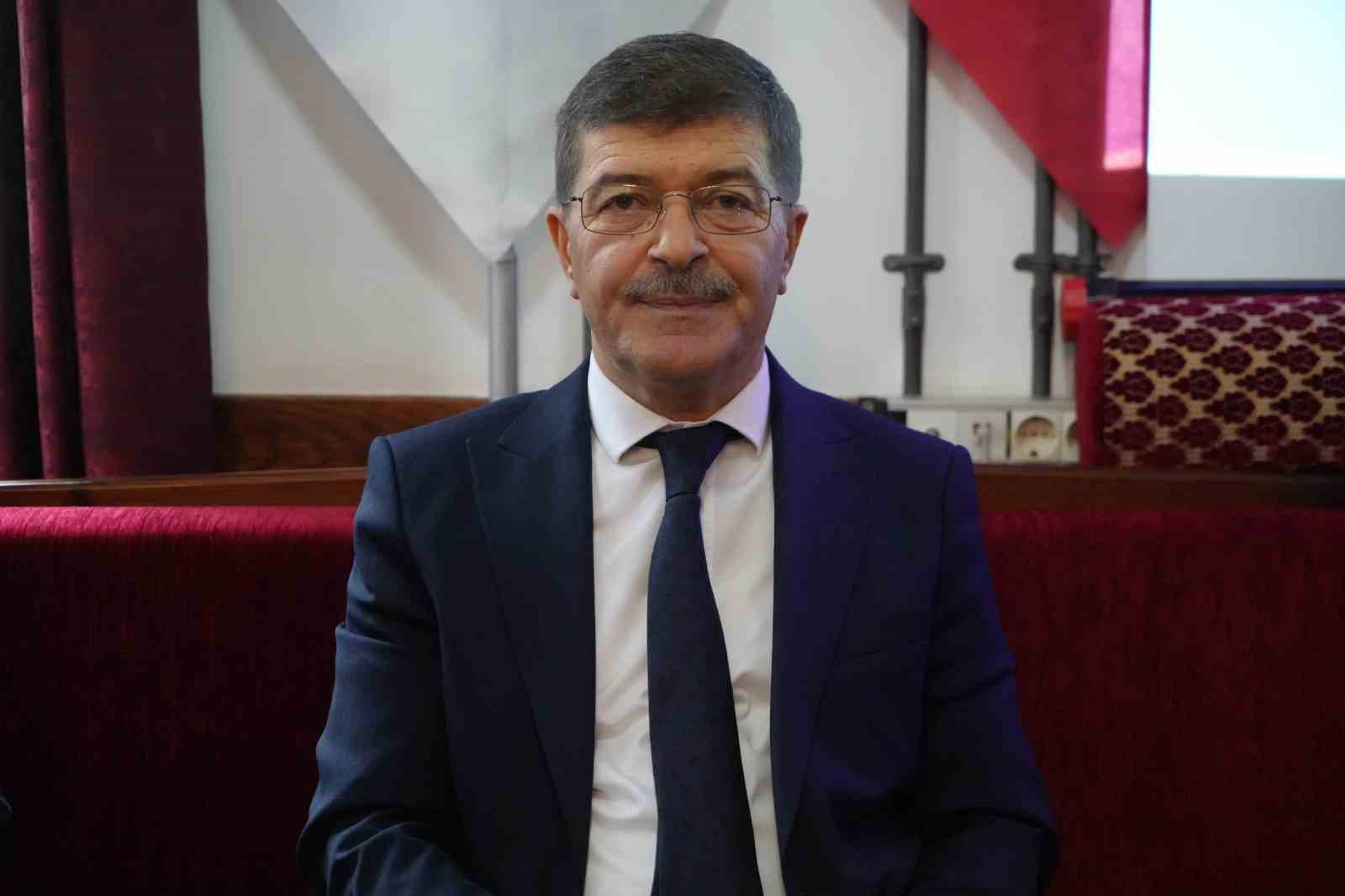 İlahiyat&ccedil;ı profes&ouml;r: "Eşcinsel evlilikler, ailenin temeline konulan b&uuml;y&uuml;k dinamitlerdir"
