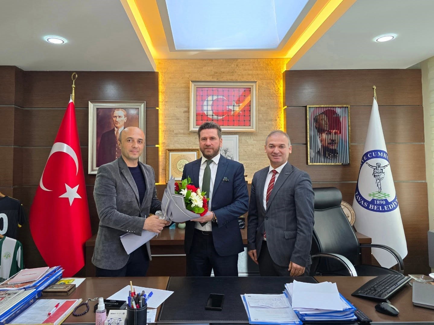 Tavas Belediyesi personel haklarını g&uuml;&ccedil;lendiriyor
