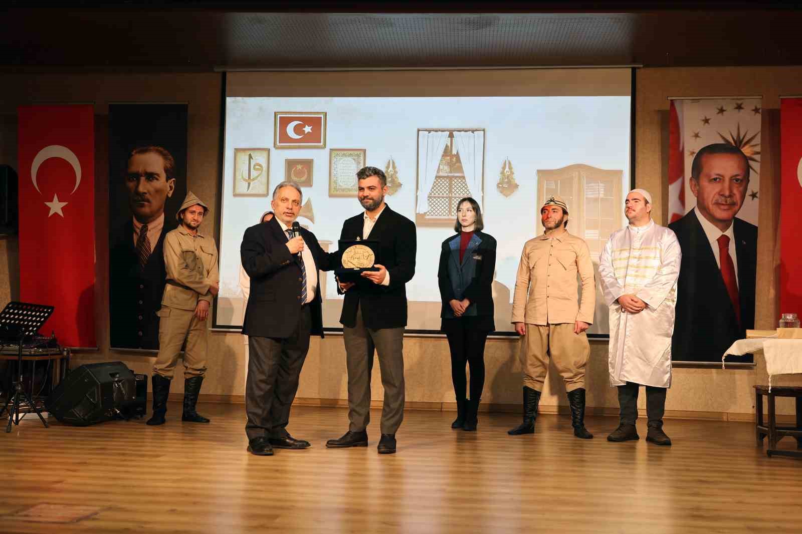 Mehmet Akif Talas&rsquo;ta tiyatro ile anıldı
