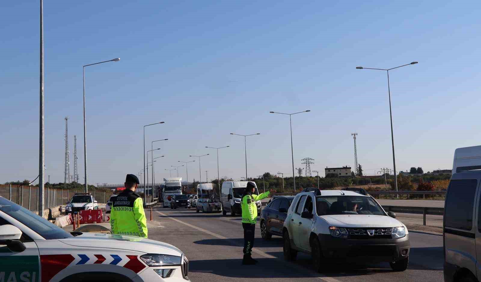 Mersin’de otoyollarda trafik denetimleri aralıksız sürüyor
