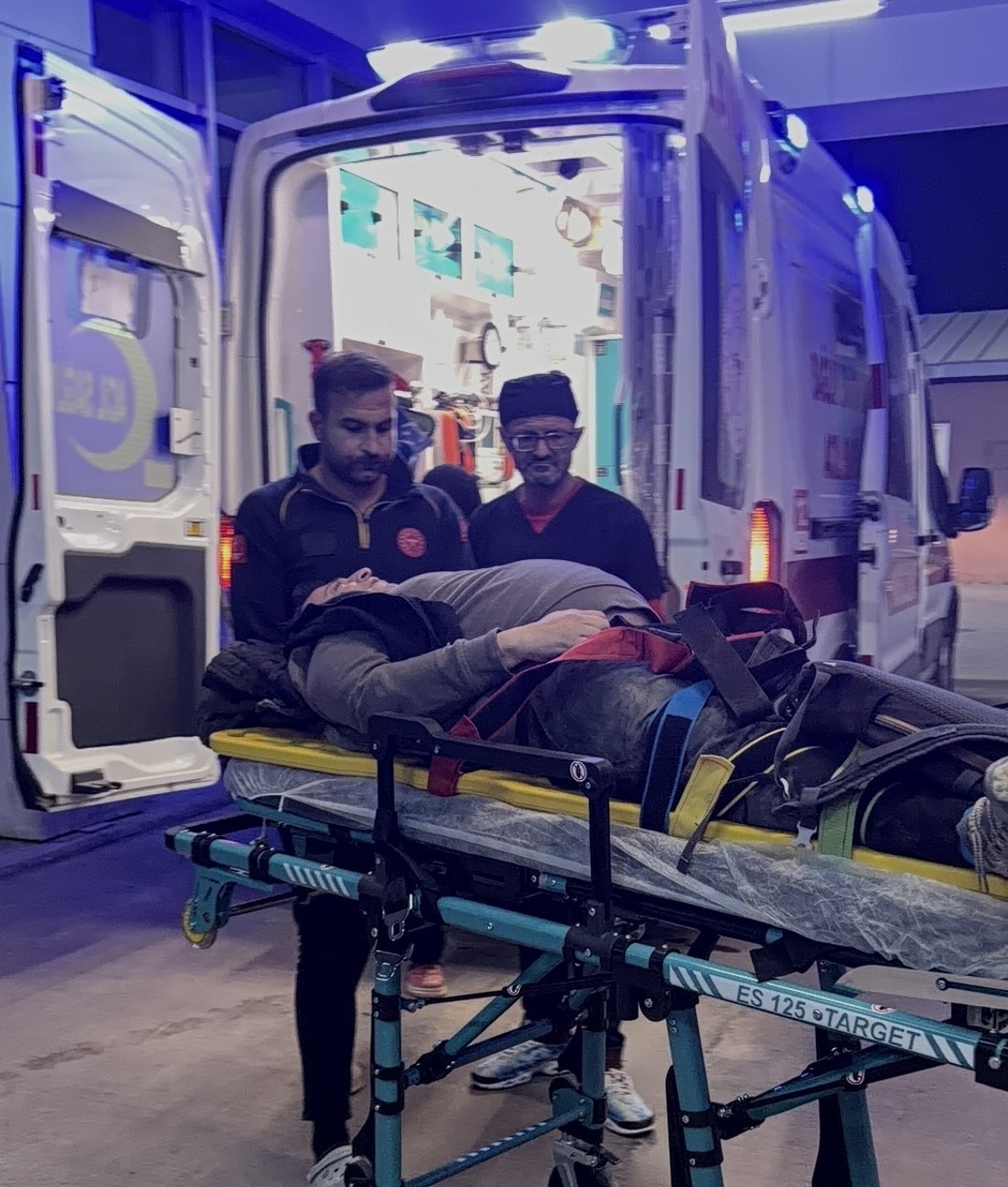 &Ccedil;ukura giren motosiklet devrildi: 1 yaralı
