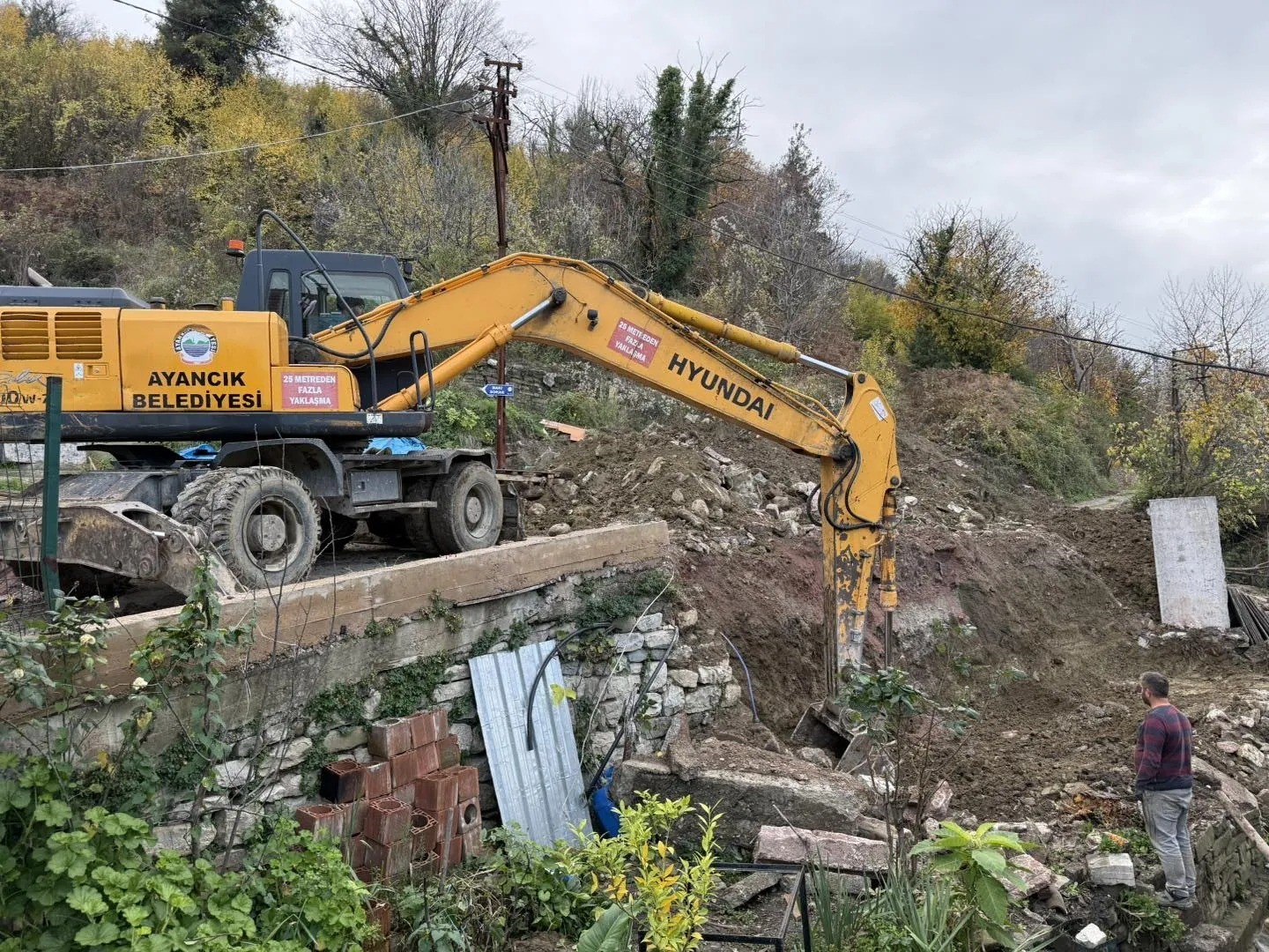 Ayancık&rsquo;ta altyapı ve &uuml;styapı &ccedil;alışmaları hız kazandı
