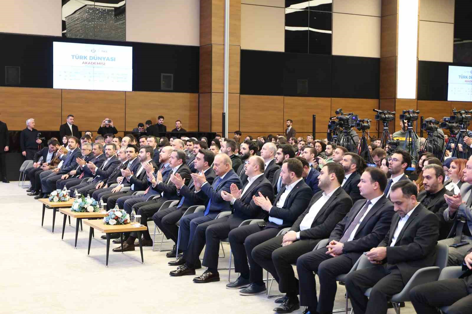 Gen&ccedil; Memur-Sen tarafından T&uuml;rk D&uuml;nyası Akademisi &Ouml;d&uuml;l T&ouml;reni ger&ccedil;ekleştirildi
