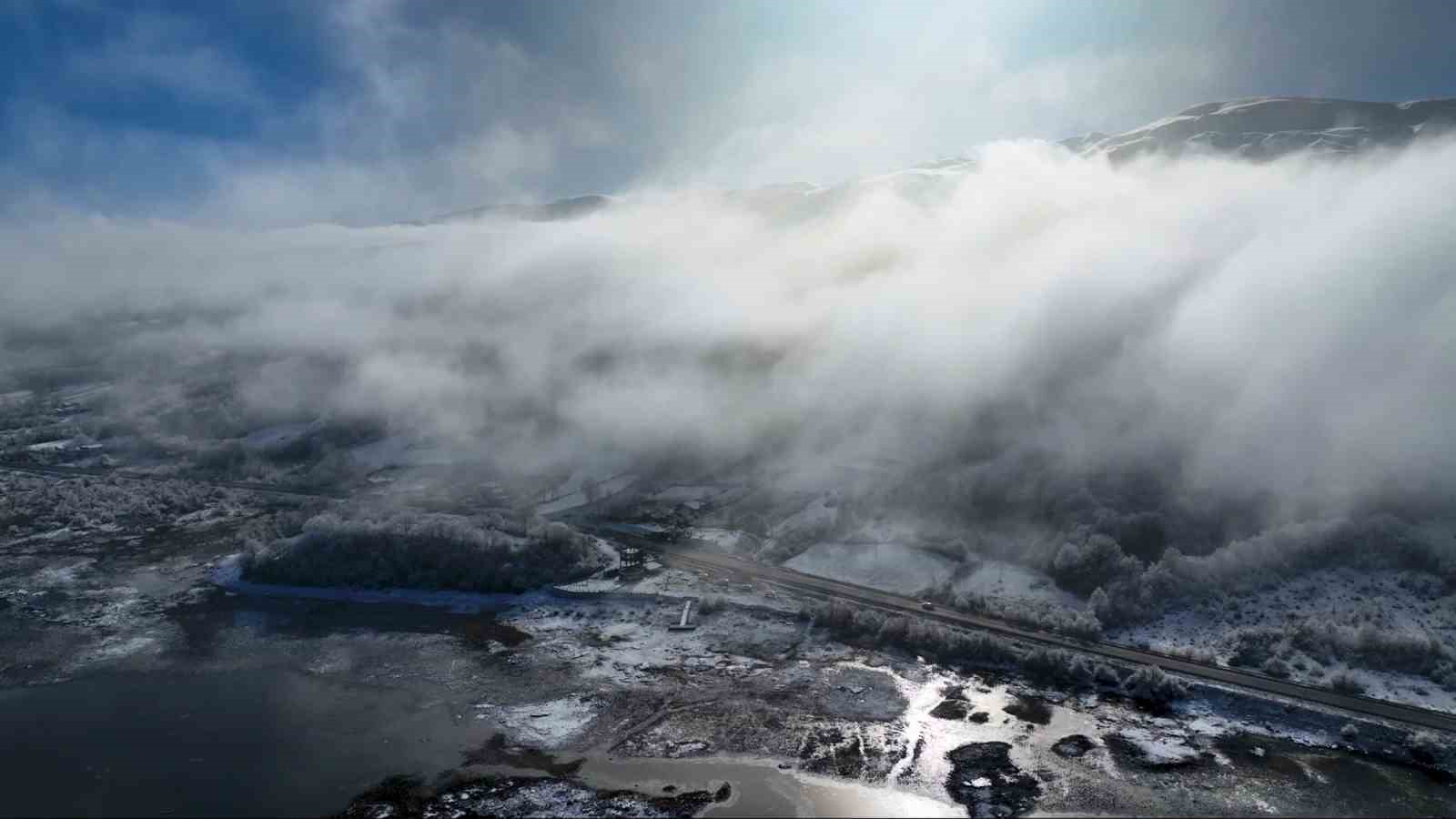 Beyaz gelinliğini giyen Ladik G&ouml;l&uuml;&rsquo;n&uuml;n g&uuml;zelliği g&ouml;z kamaştırdı
