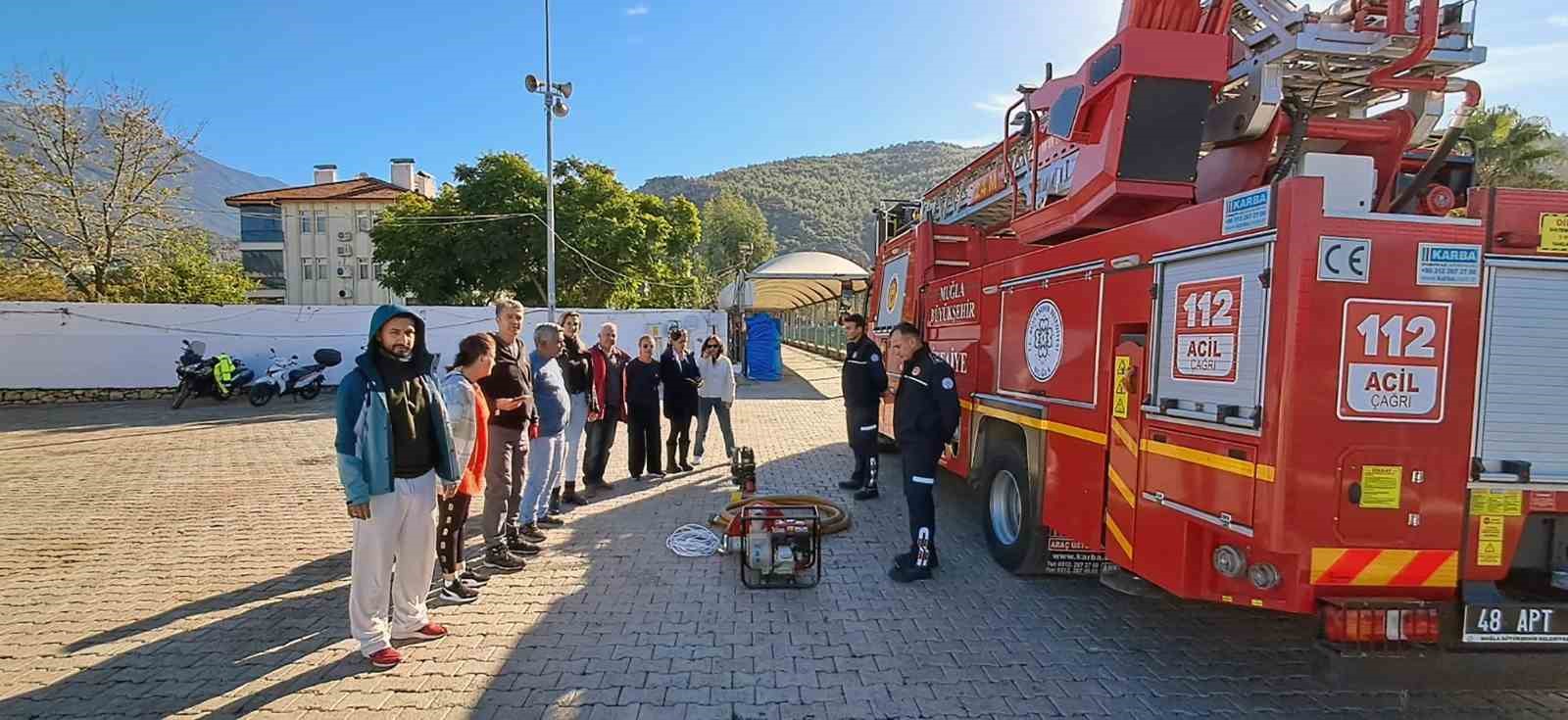 Muğla Büyükşehir Belediyesi gönüllü itfaiyeciler yetiştiriyor