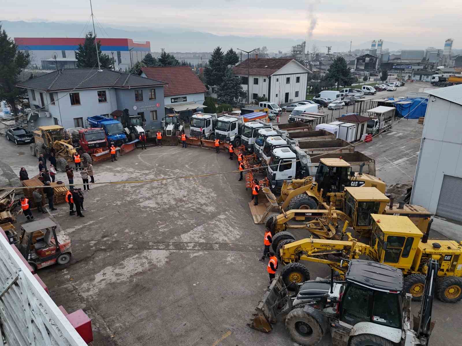 Karla mücadelede 200 personel, 33 iş makinesi sahada olacak