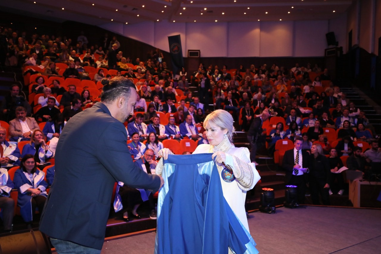 Akdeniz &Uuml;niversitesi&rsquo;nde akademik t&ouml;ren gururu
