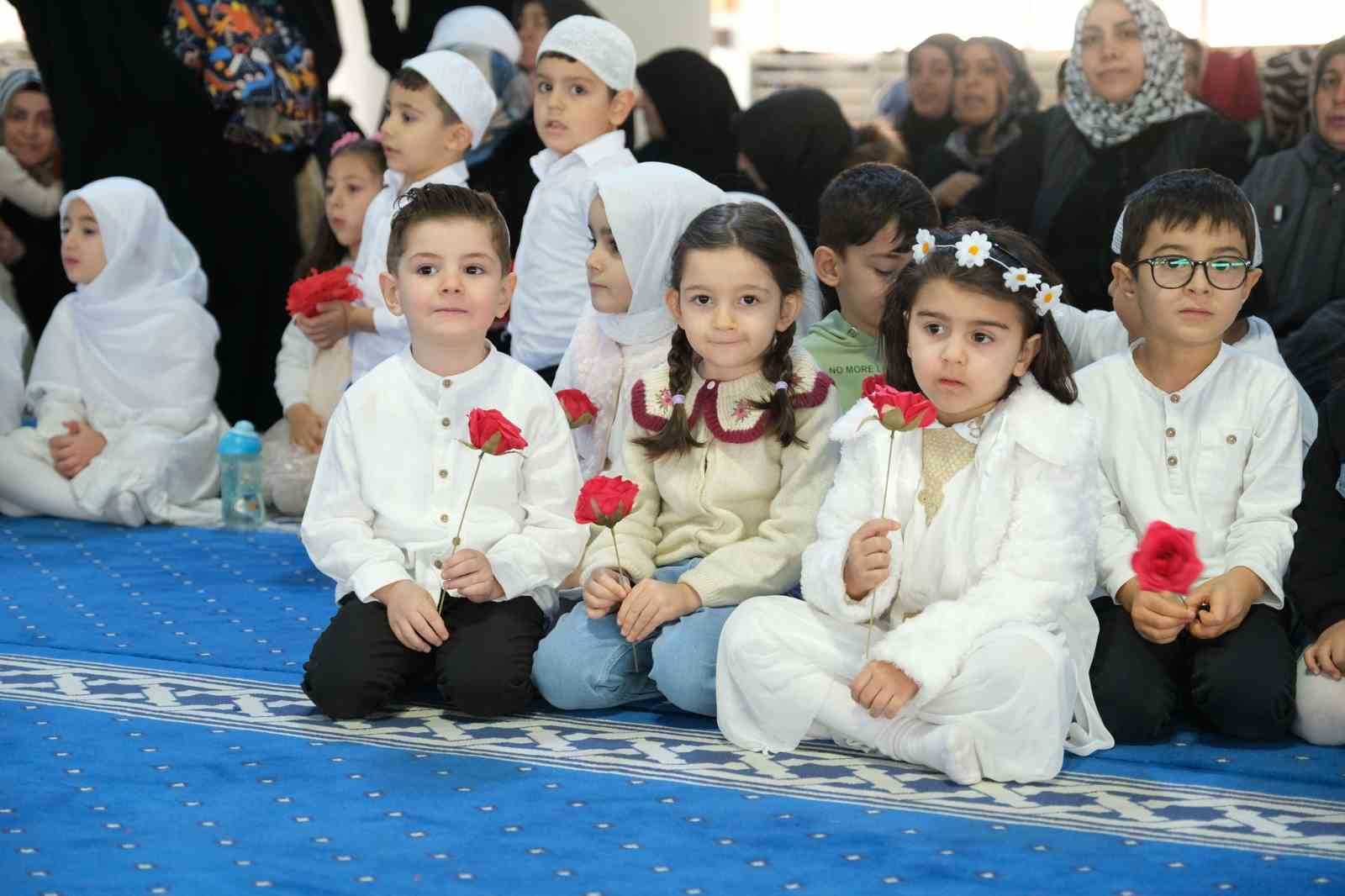 Terzibaba Camii’nde miniklerin "üç aylar" coşkusu