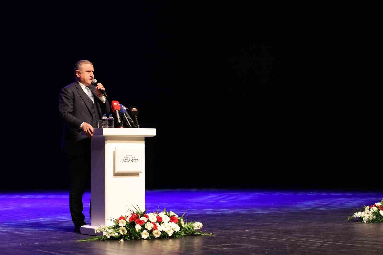 Gençlik ve Spor Bakanı Bak: "Savunma sanayisinde her alanda yatırım yapan bir Türkiye var"