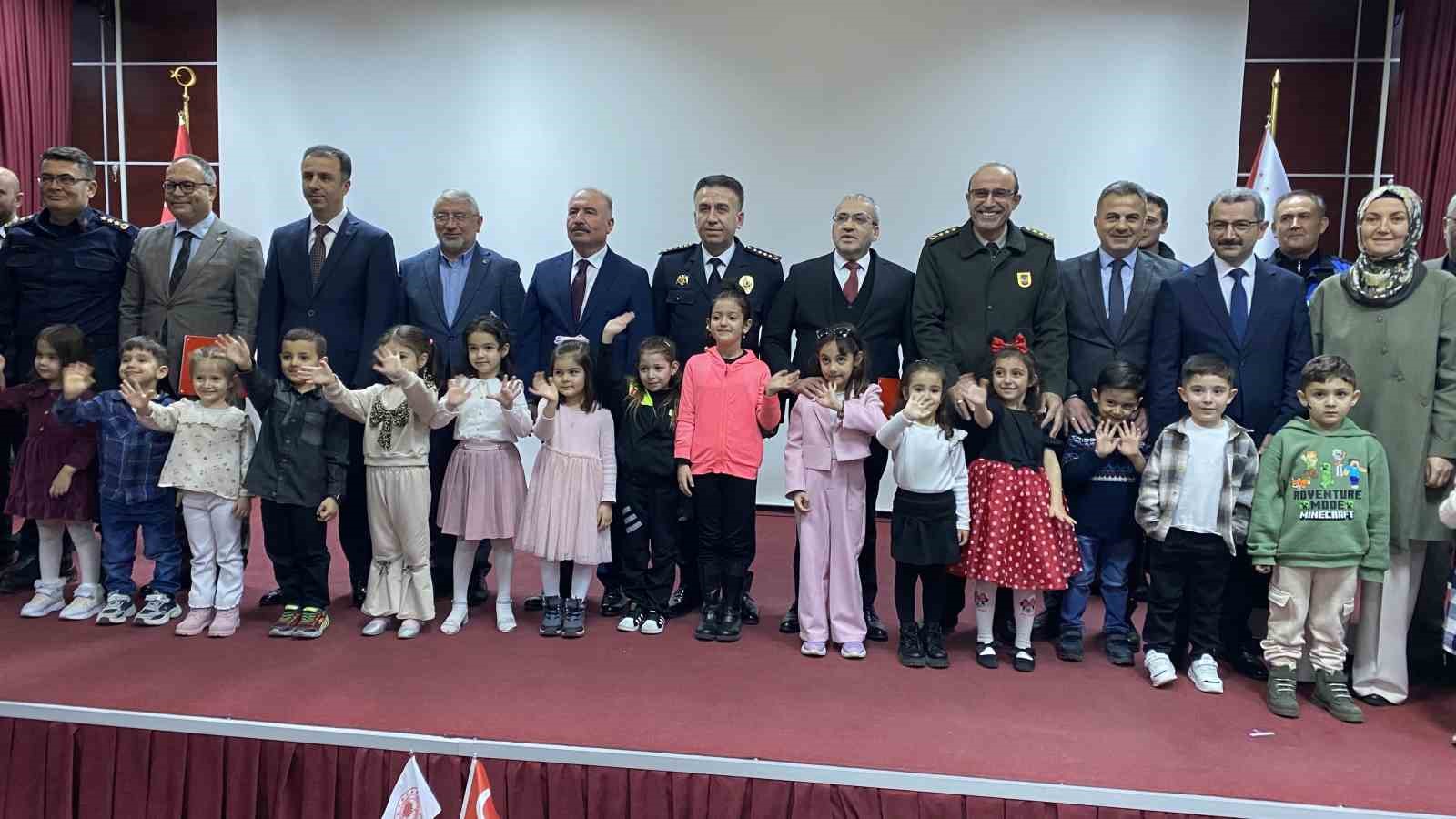 &Ccedil;ocuklar ve gen&ccedil;lerin sosyalleşmesini ama&ccedil; edinen projede 17 bin 500 kişiye ulaşıldı
