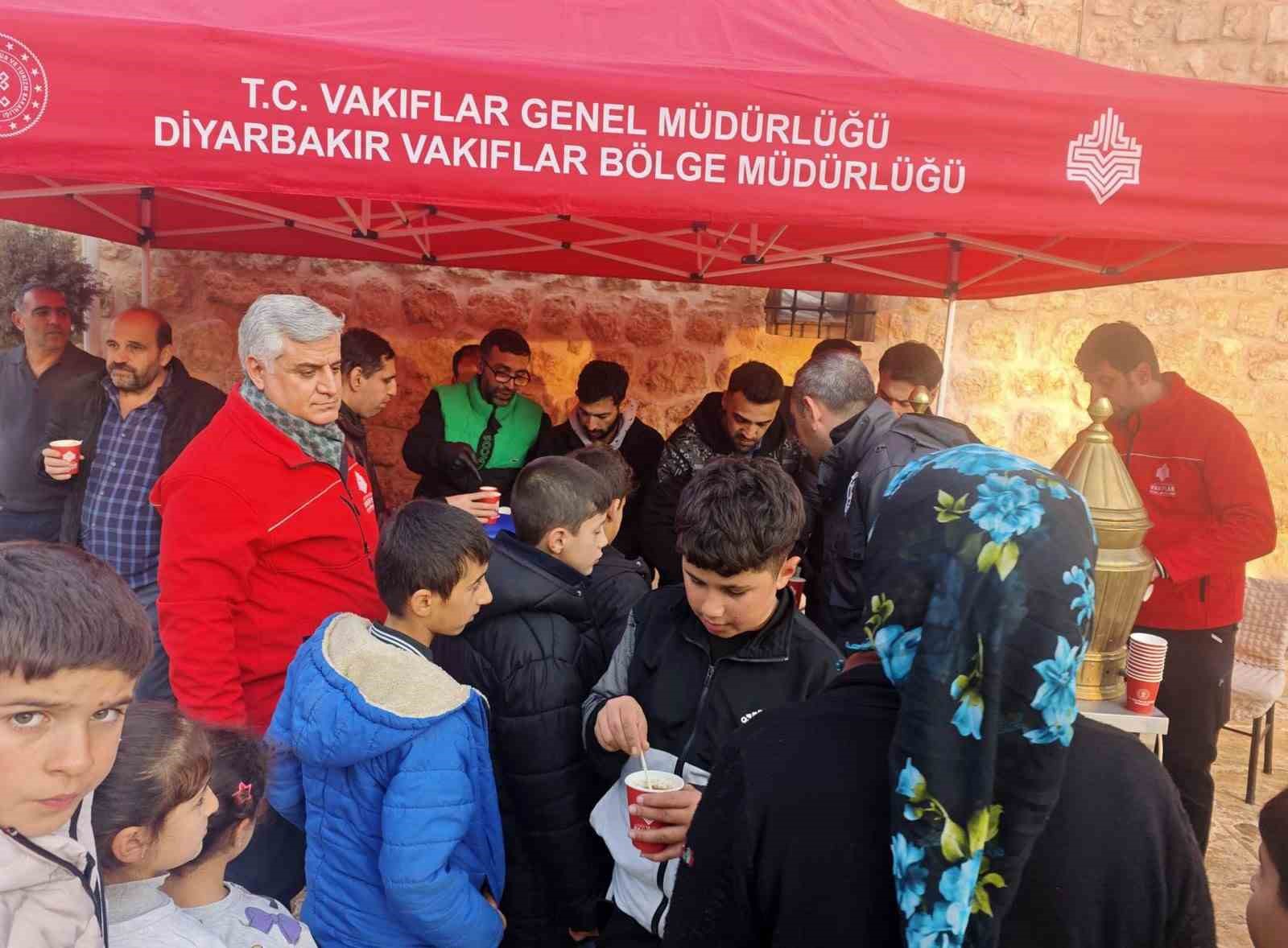 Diyarbakır Vakıflar Bölge Müdürlüğünden kandil dolayısıyla salep ikramı