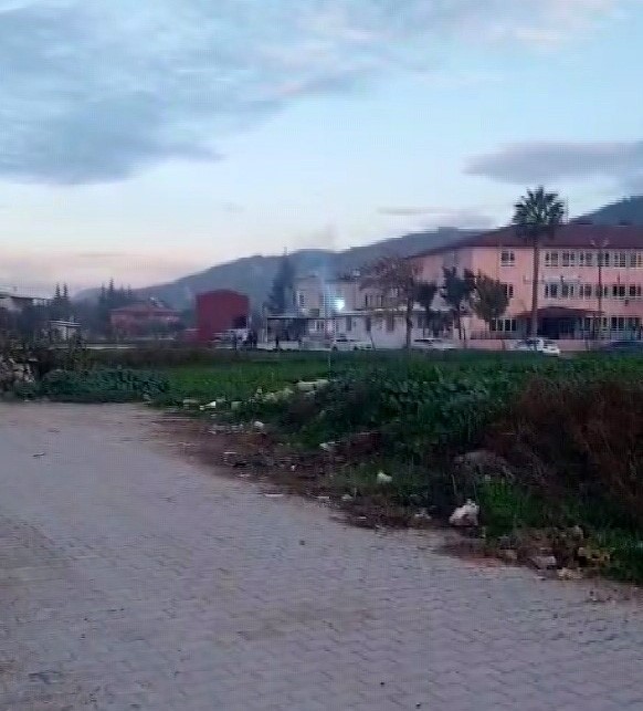 Elektrik tellerinin bomba gibi patladığı anlar vatandaşları tedirgin etti
