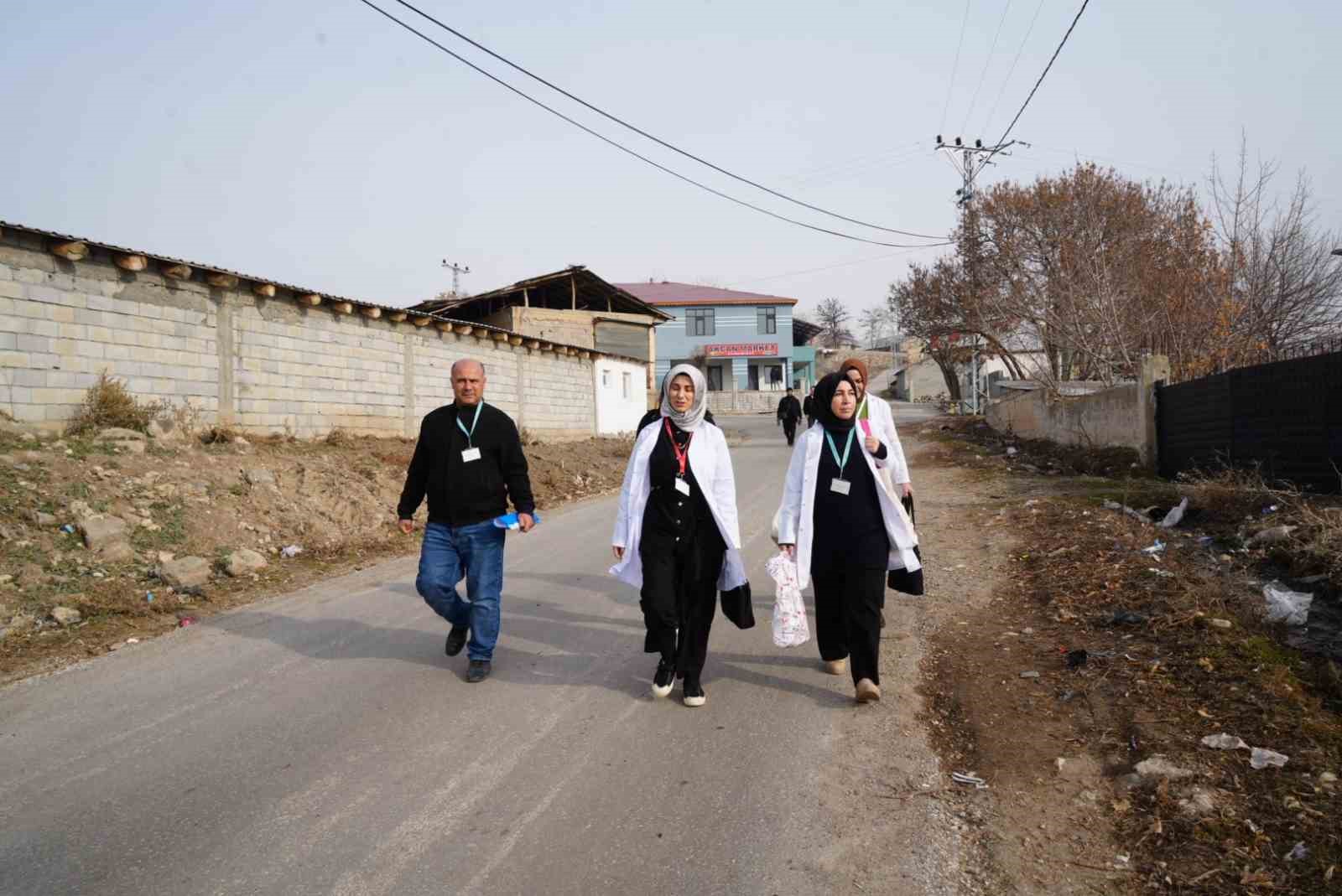 Muş&rsquo;ta k&ouml;y k&ouml;y mobil sağlık taraması
